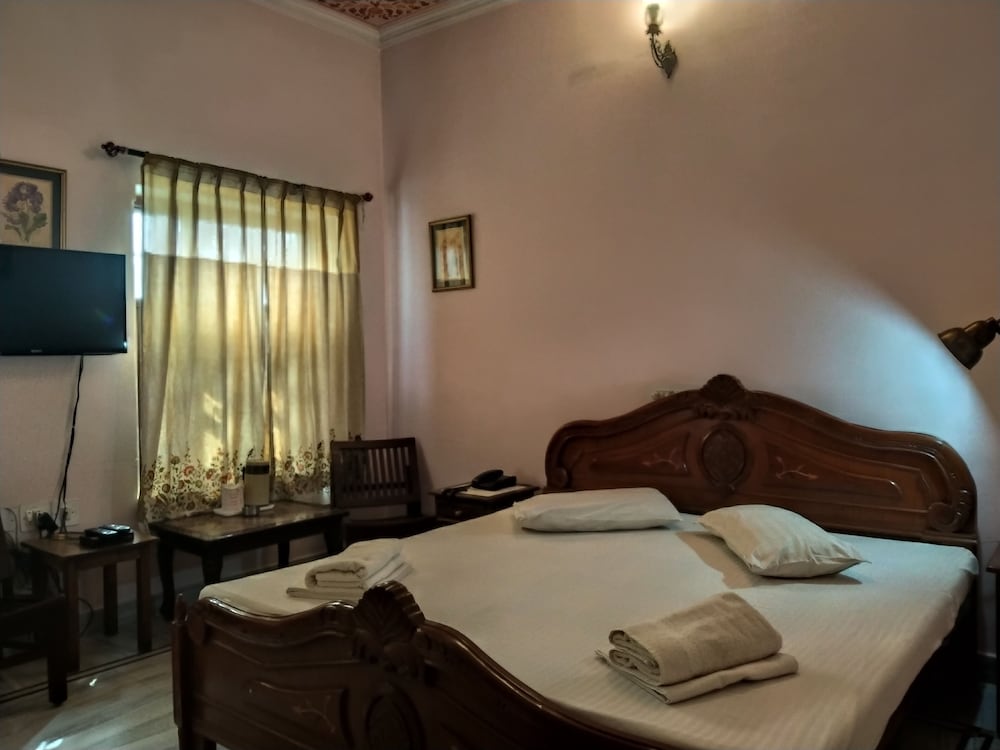 Anuraag Villa 34/65