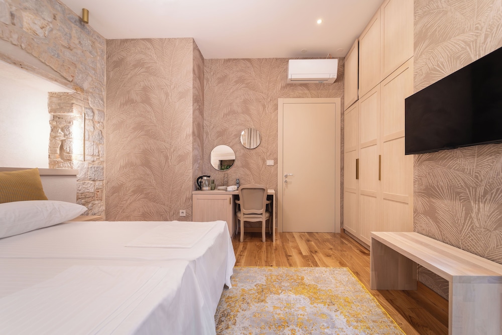 Tifani Luxury Rooms 22/50