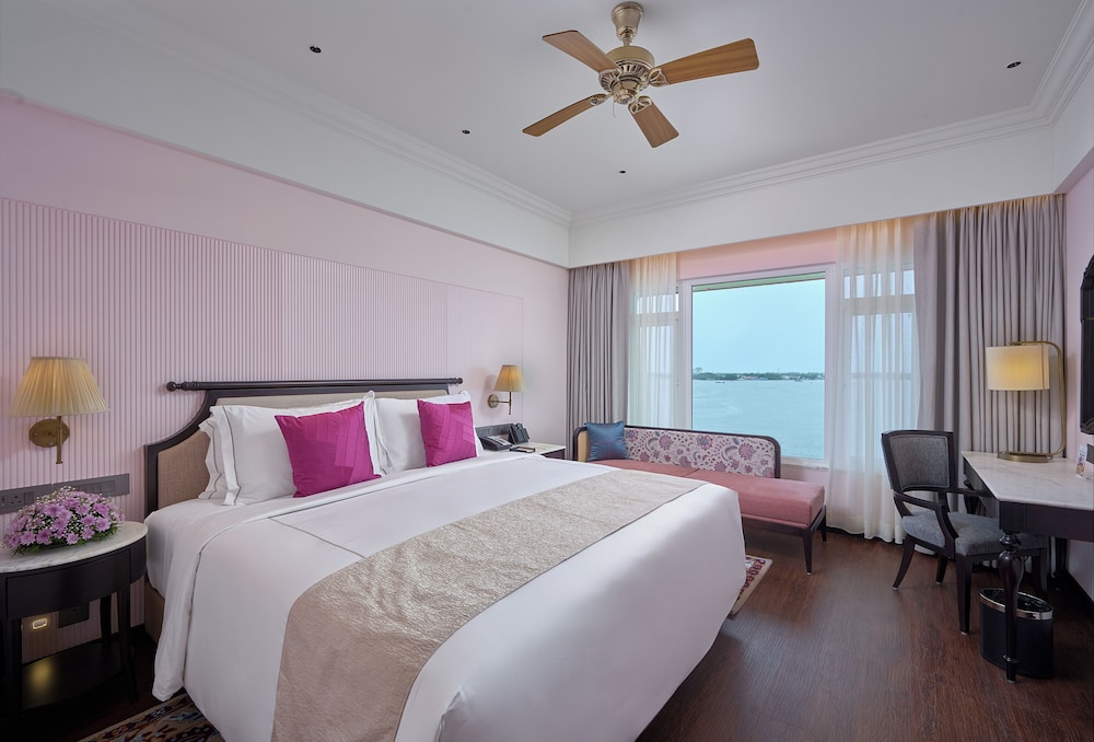 LUXURY SEAVIEW ROOM - TWIN BED