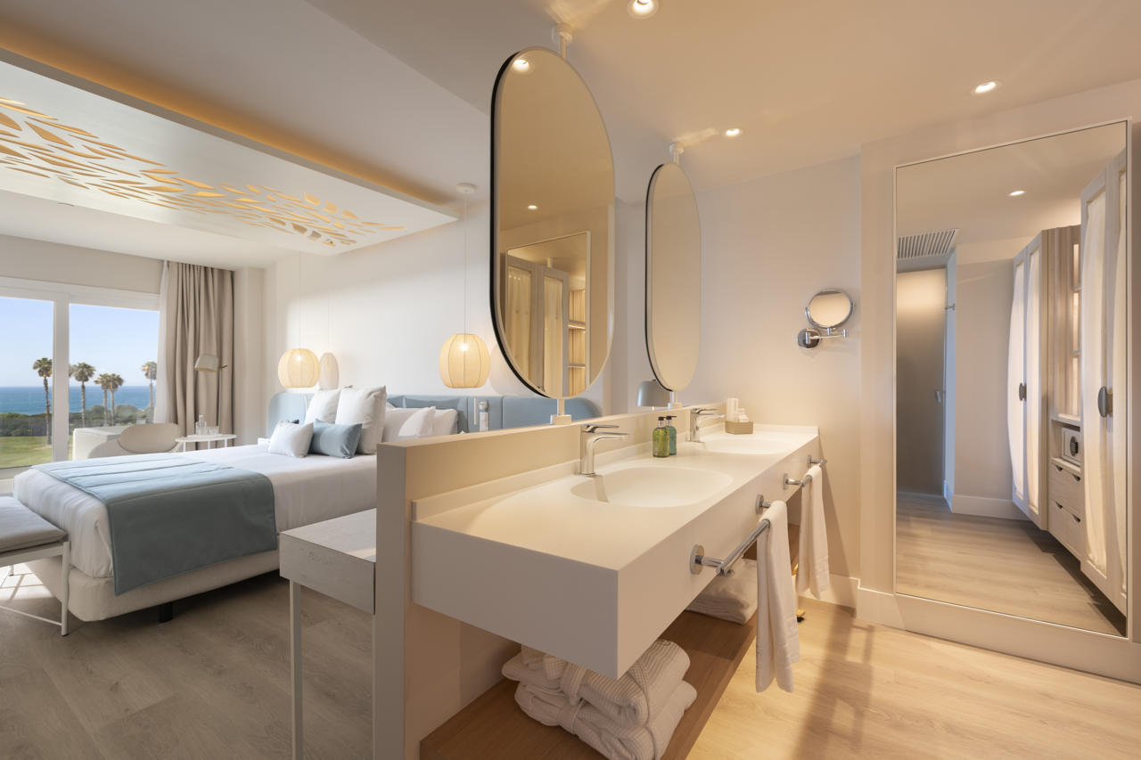 Amare Beach Hotel Sancti Petri 85/111