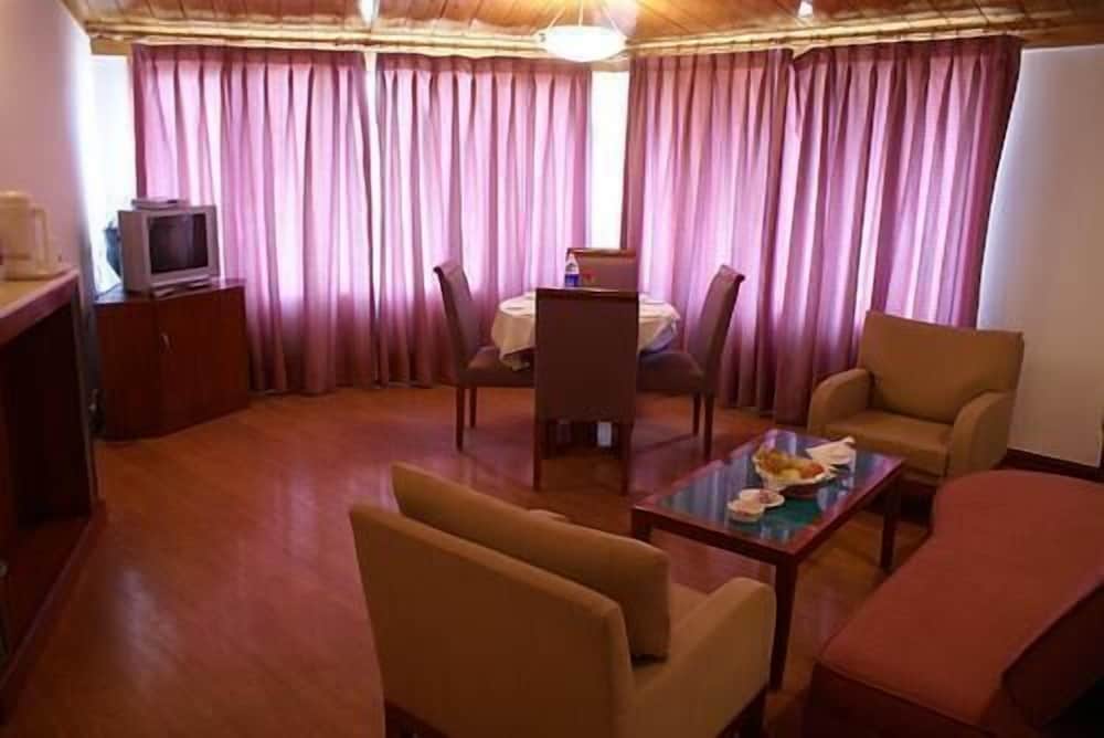 Kufri Holiday Resort 25/50