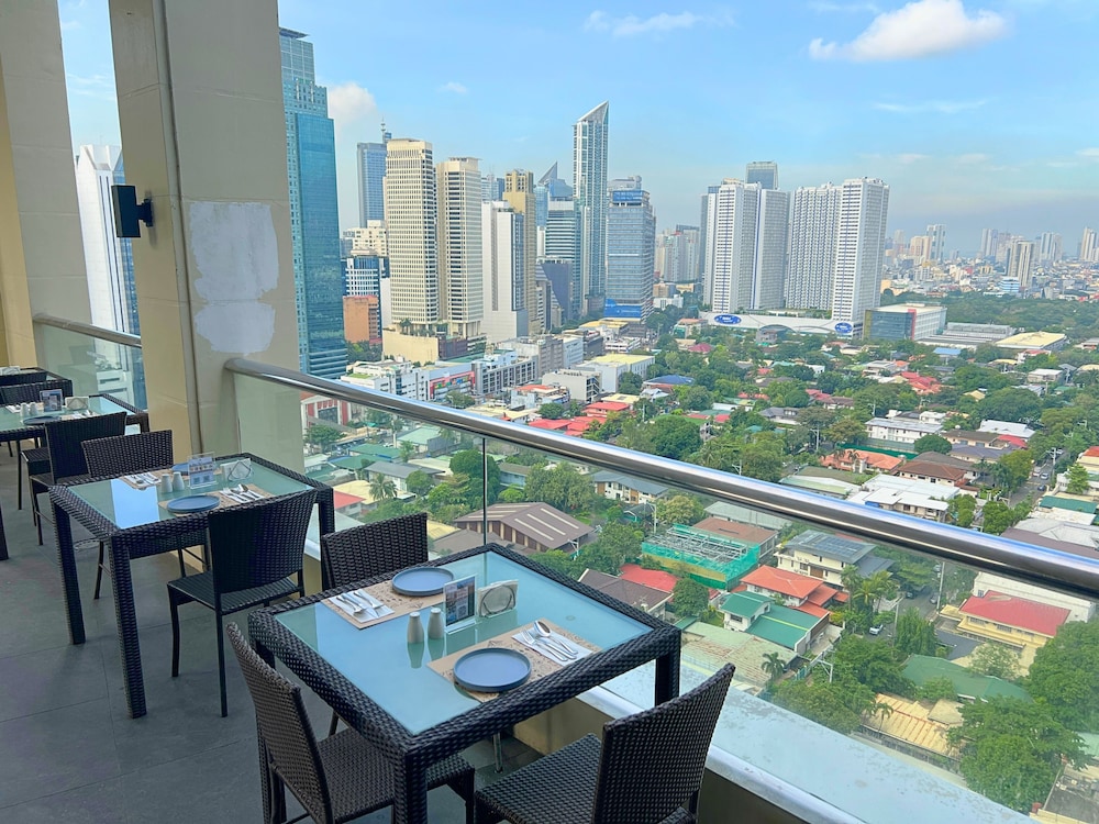 City Garden Hotel Makati 61/71