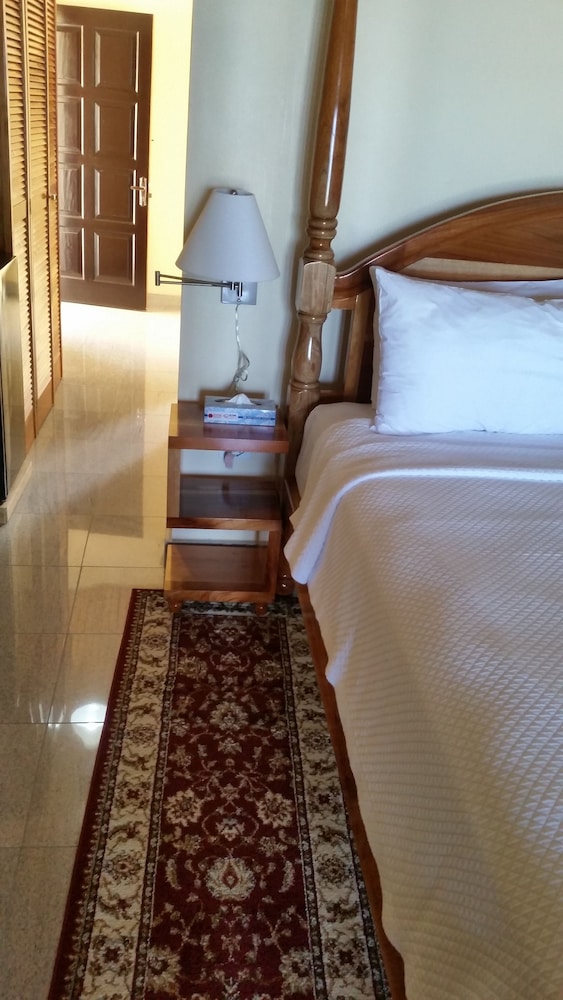 Charela Inn Hotel 16/51