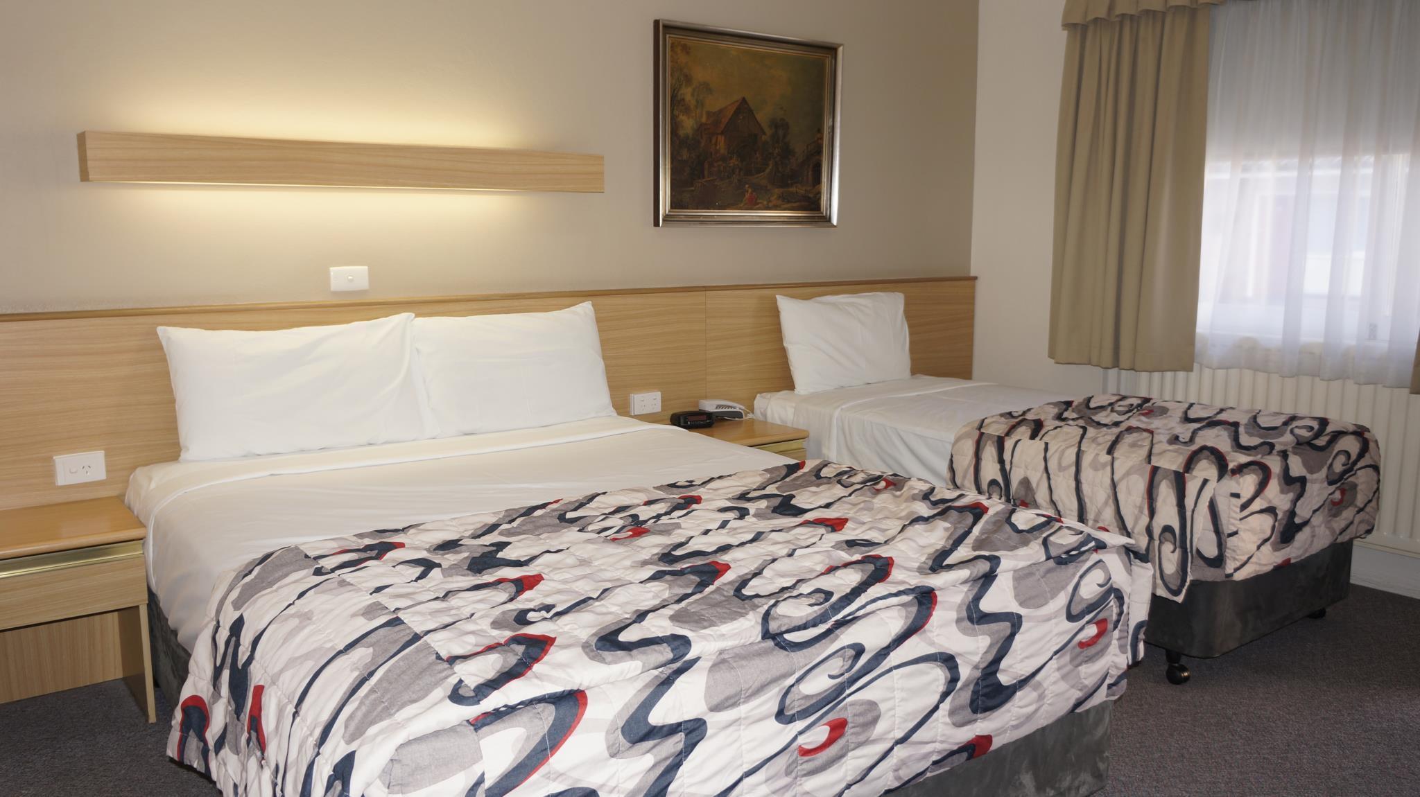 Shared, Twin Beds