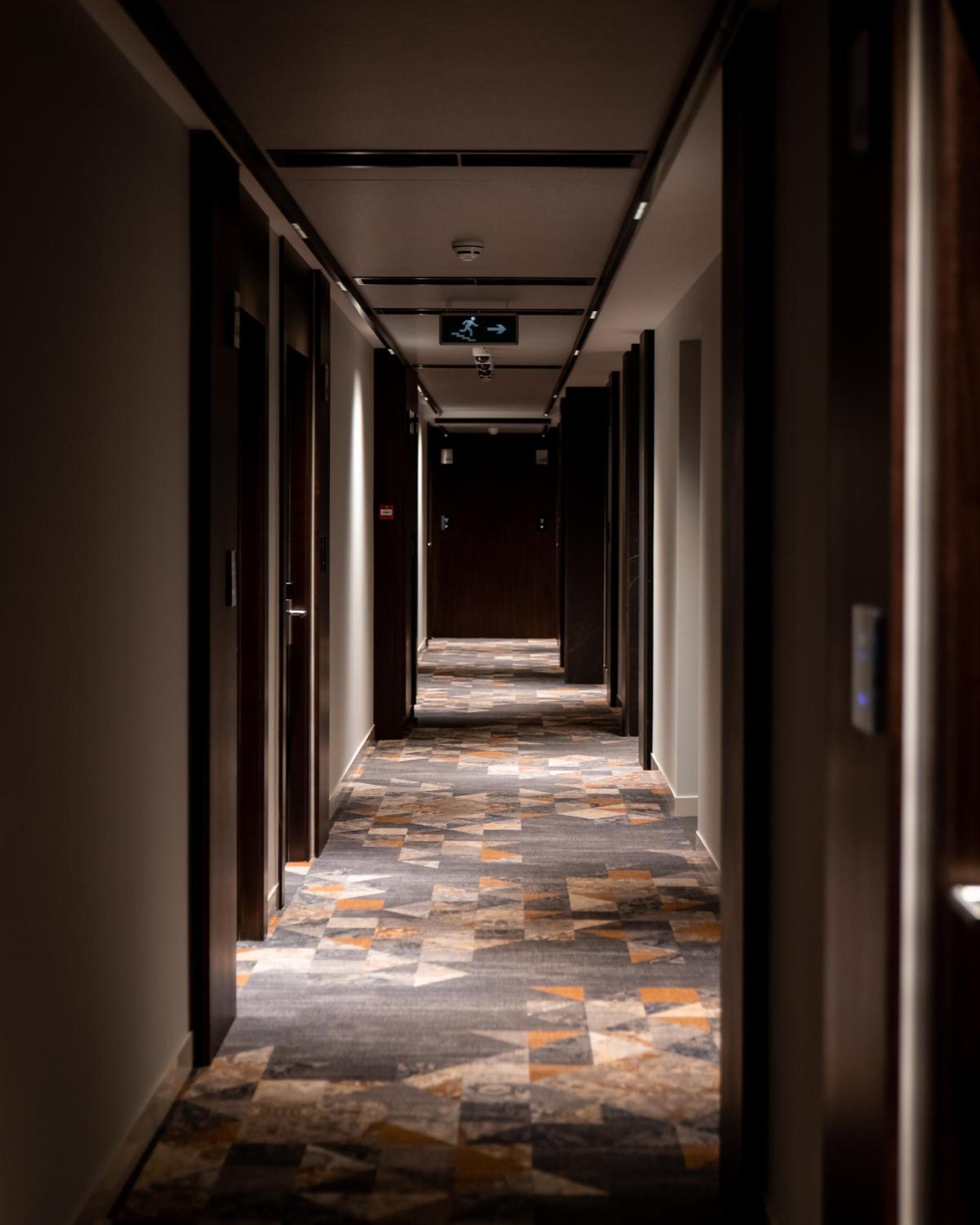 Emery Hotel Pristina 46/50