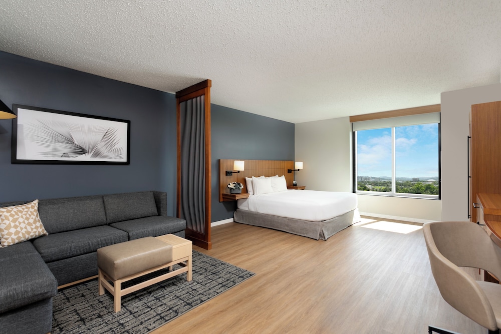 Hyatt Place Bayamon 24/65