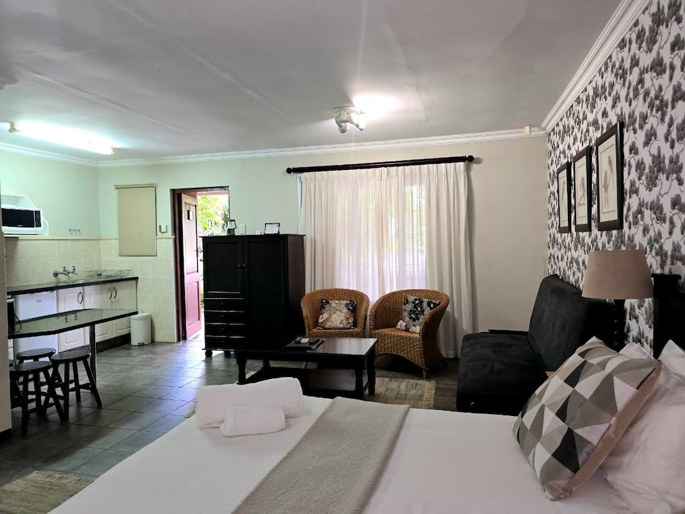 Birds of Paradise B&B 29/46