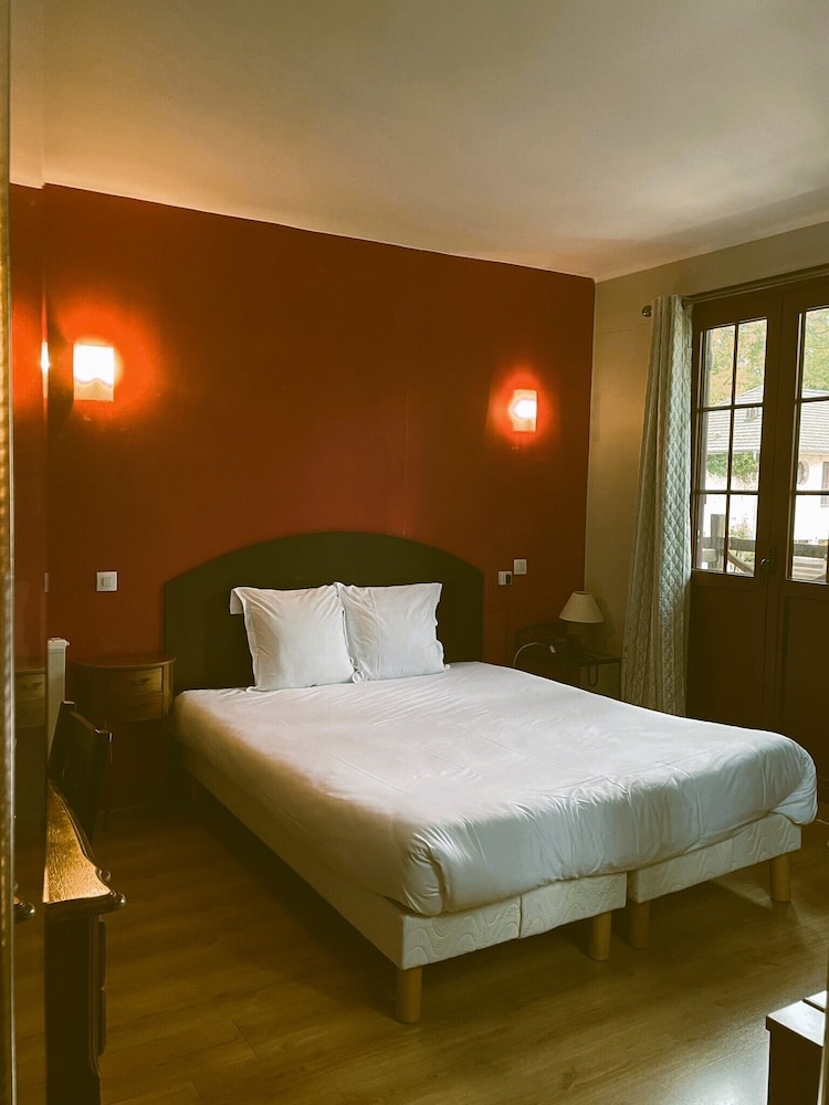 Hipotel Hostellerie Du Lys 3/49