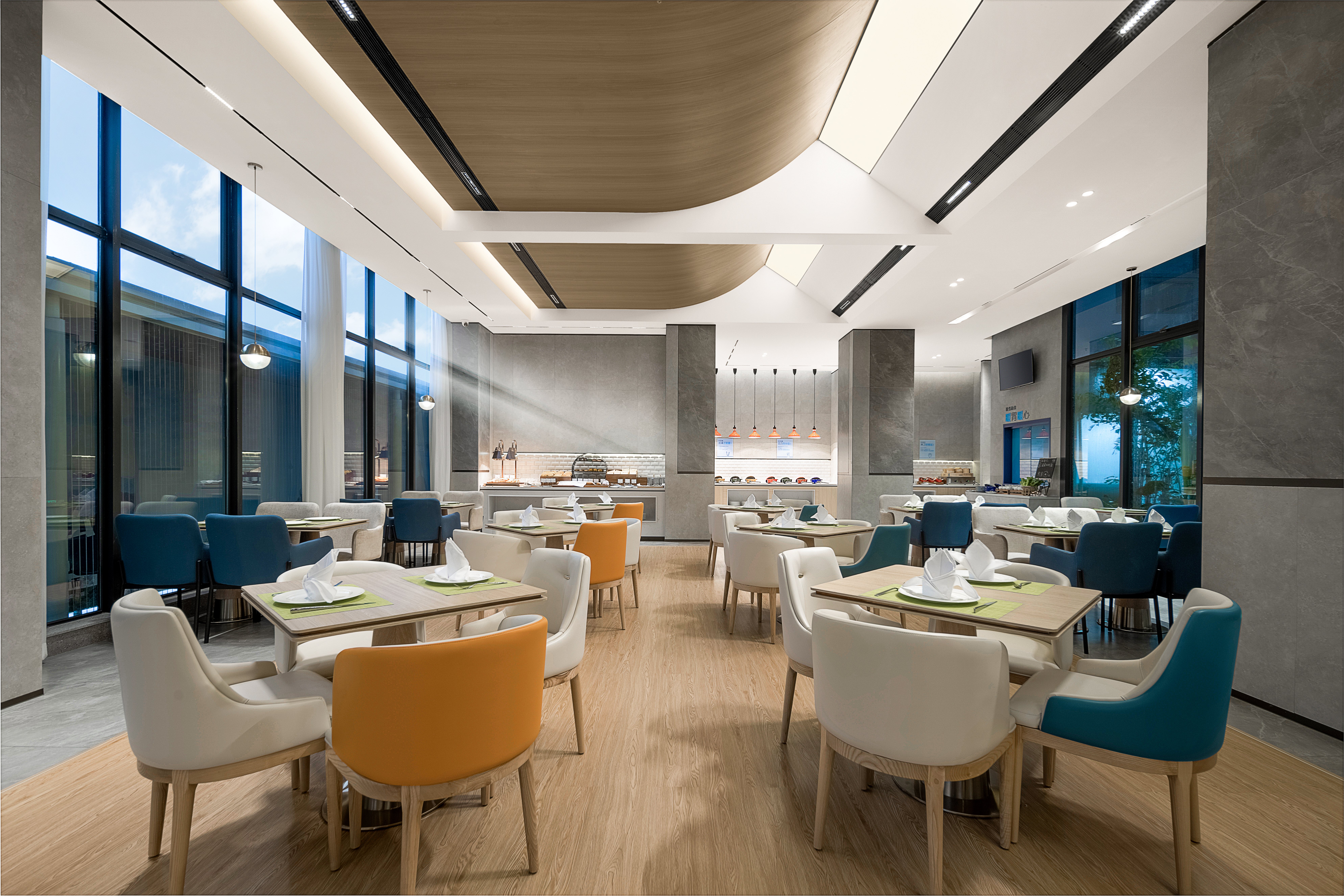 Holiday Inn Express JIANGMEN YINHU BAY 35/50