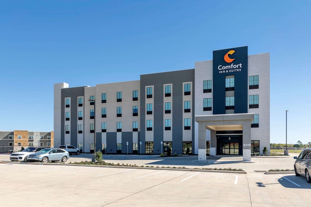 Comfort Inn & Suites Balch Springs - SE Dallas 1/30