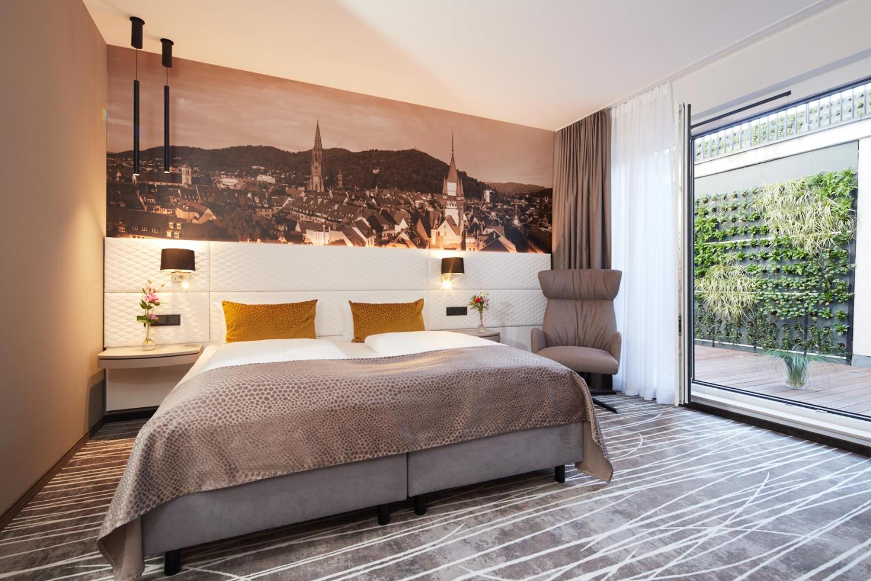 Superior, King Bed