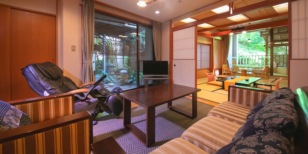 Iwakuni Kokusai Kanko Hotel 41/73
