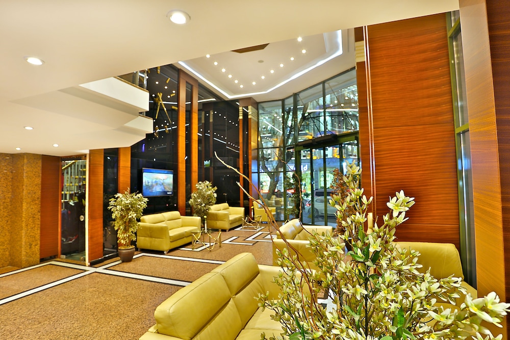 Grand Madrid Hotel 14/34