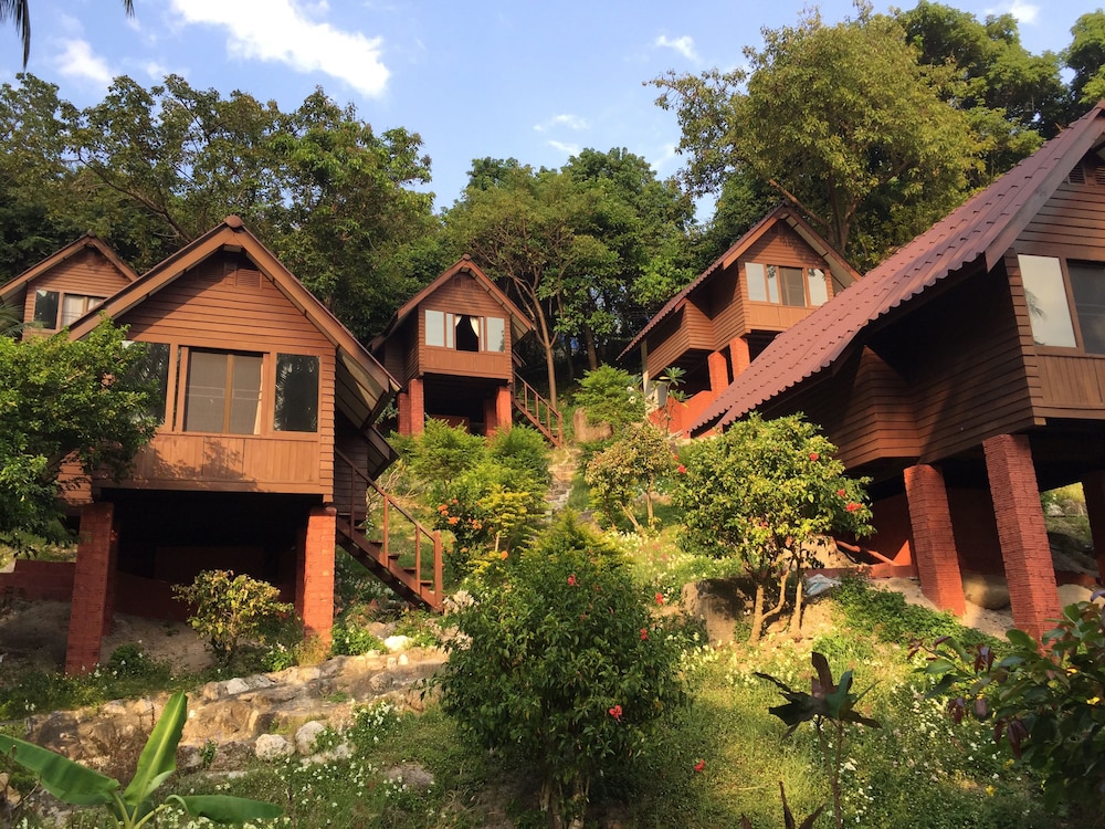 Coral View Resort 4/64