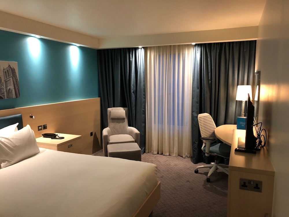 Hampton By Hilton Bristol Airport 18/46