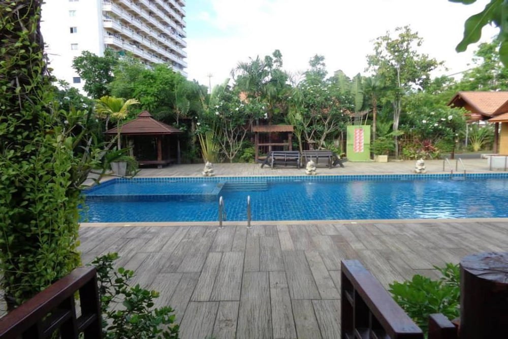 At Home Resort 31/38