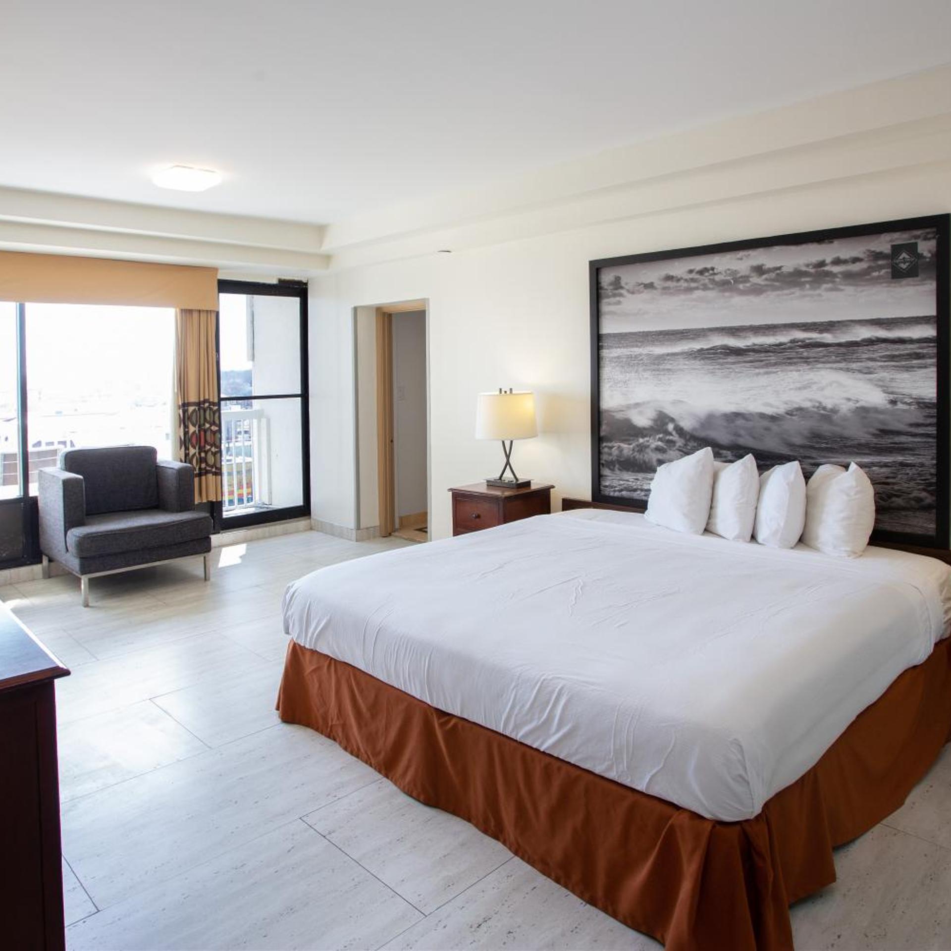 غرفة ديلوكس بسرير كينج بإطلالة جزئية على البحر، Aqua Vista Resort Hotel 4/5