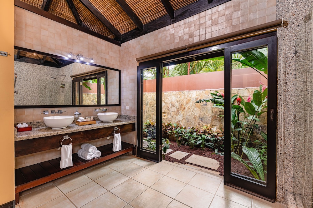 Rio Celeste Hideaway Hotel 11/63