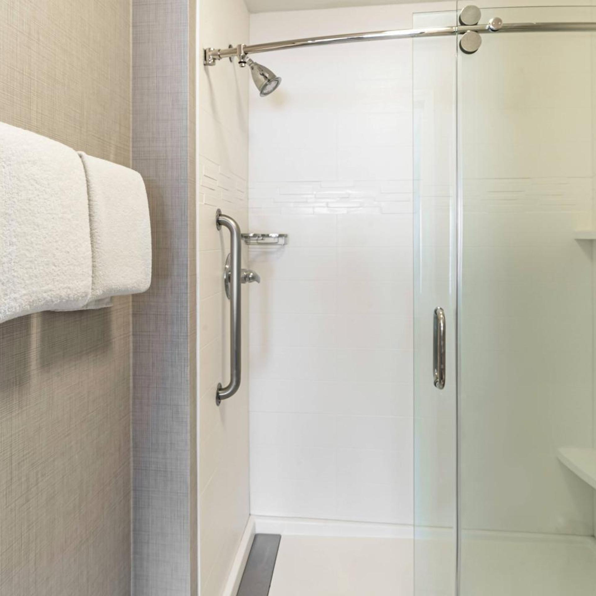جناح بسرير كوين بغرفة نوم واحدة مع أريكة بحوض استحمام لذوي الإعاقة، Residence Inn Sacramento Rancho Cordova 6/8