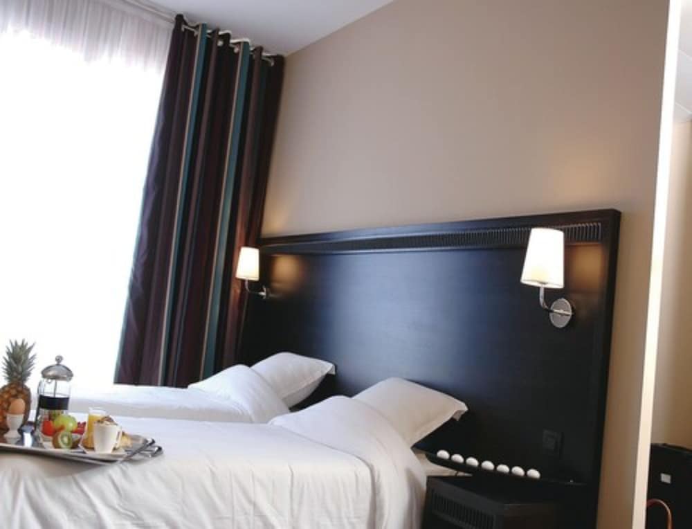 Standard, Twin Beds