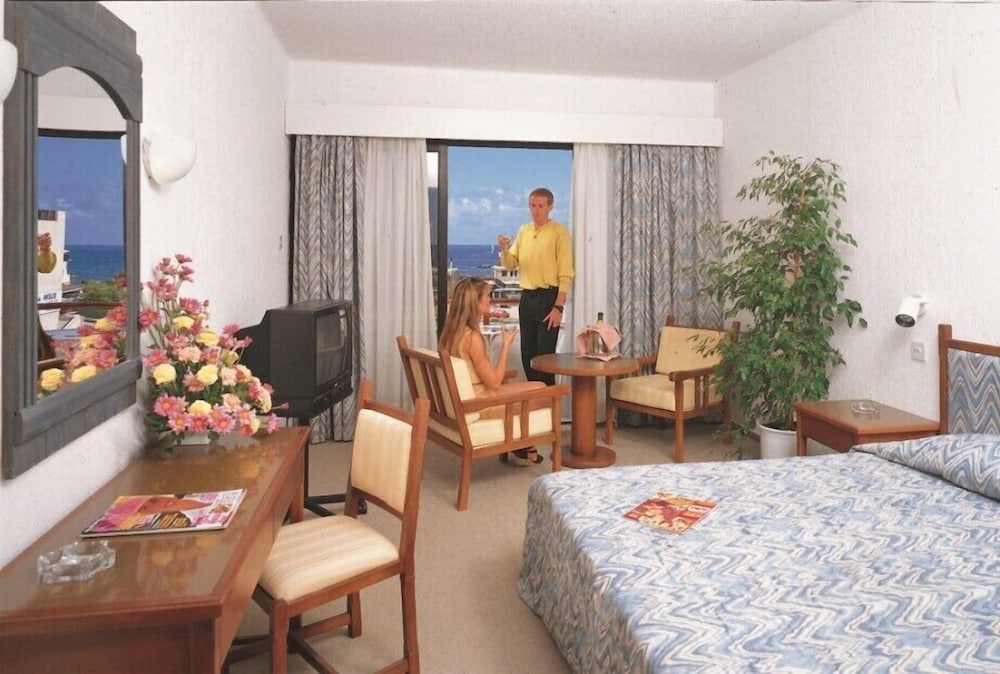 Paphos Gardens Apartments 32/91