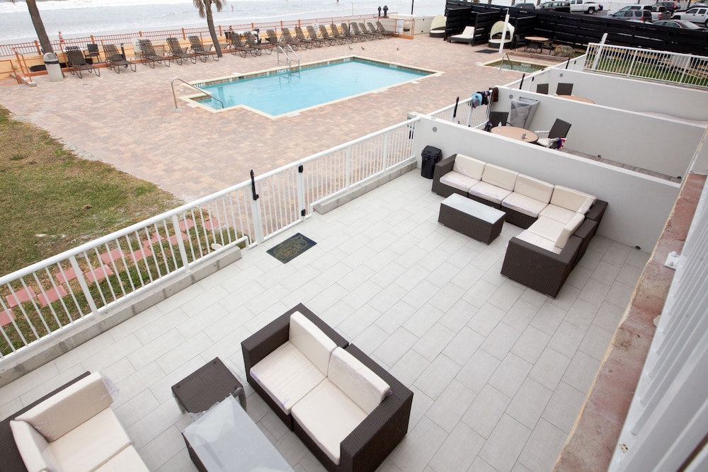 Beach House Inn 27/50