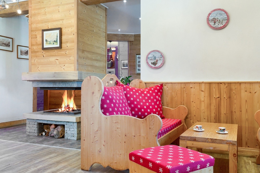 Chalet-Hotel Le Beausoleil, The Originals Relais (Hotels-Chalets de Tradition) 5/35