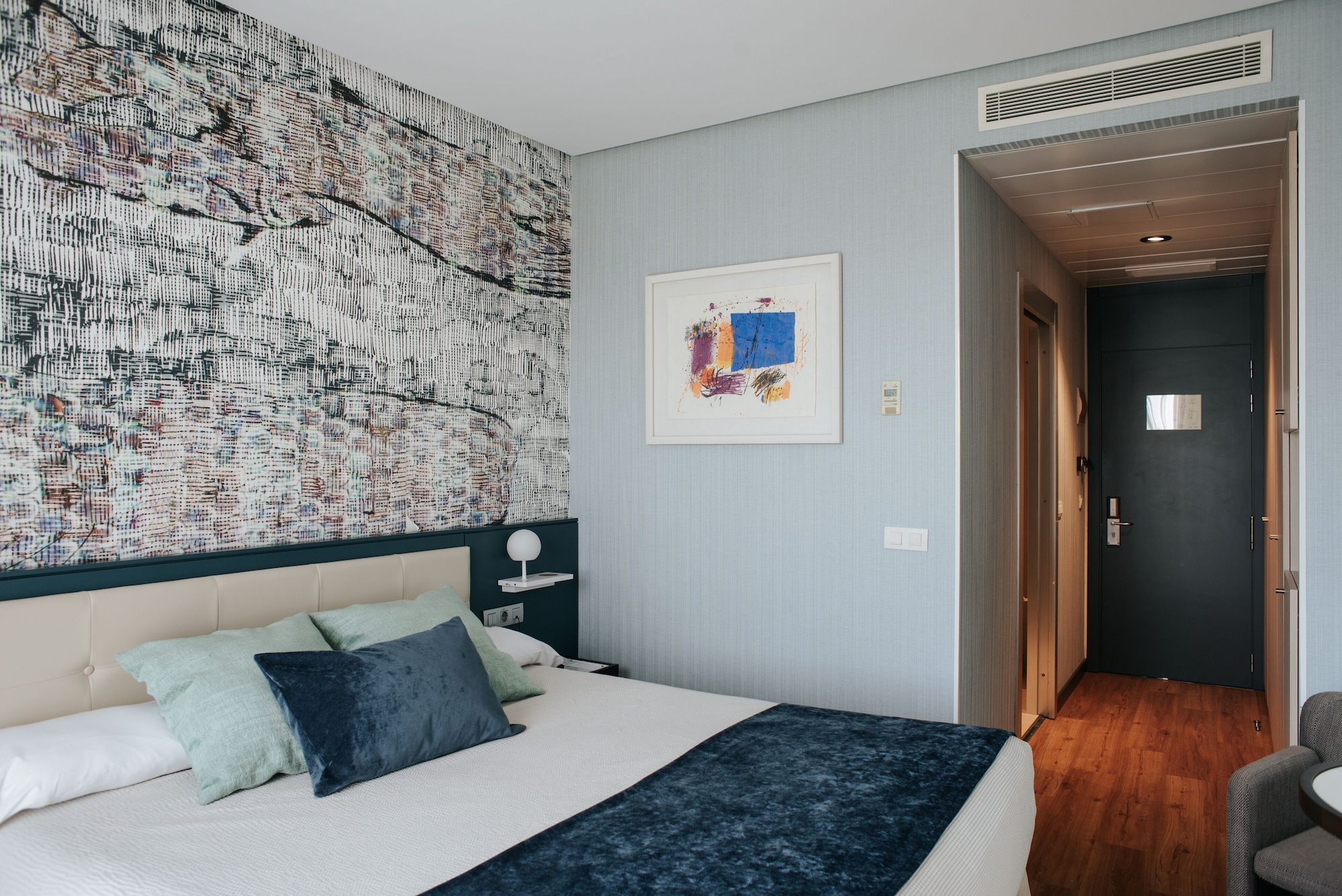 ROOM, SINGLE, DOUBLE BED