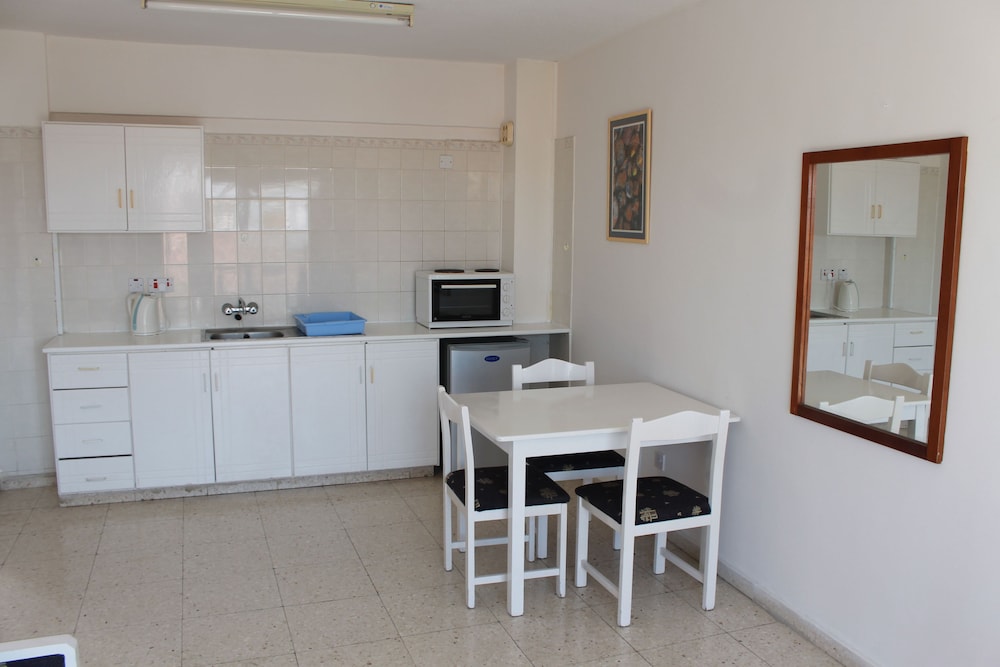 Florea Hotel Apts 32/49