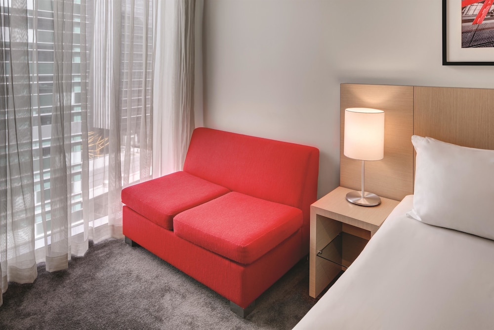 Travelodge Hotel Melbourne Docklands 35/61