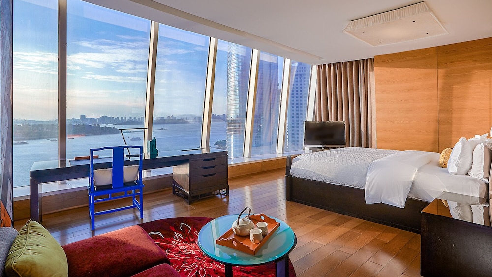 1 Bedroom, Suite, Single Bed, Sea View, Dining Area, Balcony