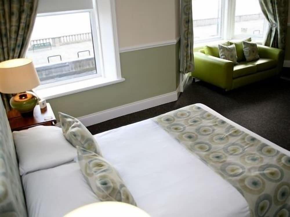 The Royal Hotel 32/54