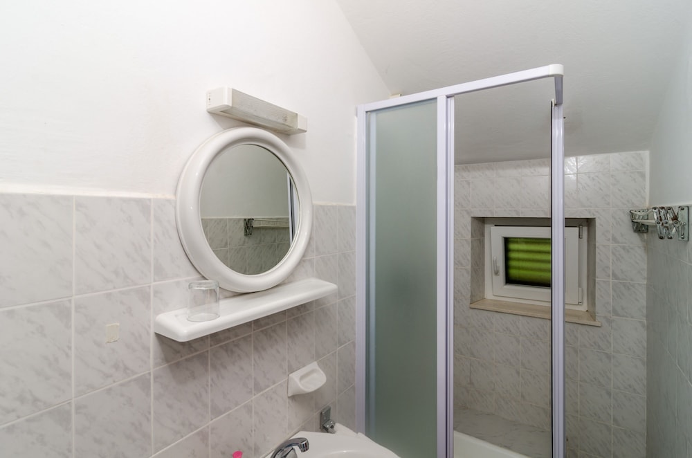 GUESTHOUSE MORETIC 36/40