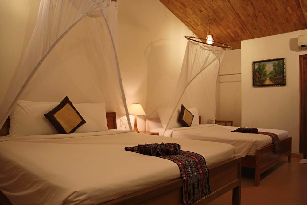 La Mer Resort 37/66