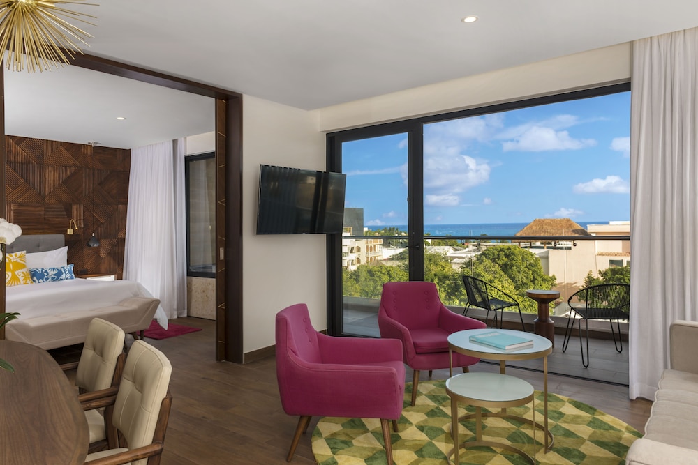The Fives Downtown Hotel And Residences Curio Collection 63/91
