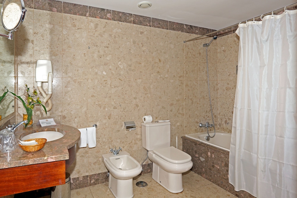 Camoes Hotel 12/48