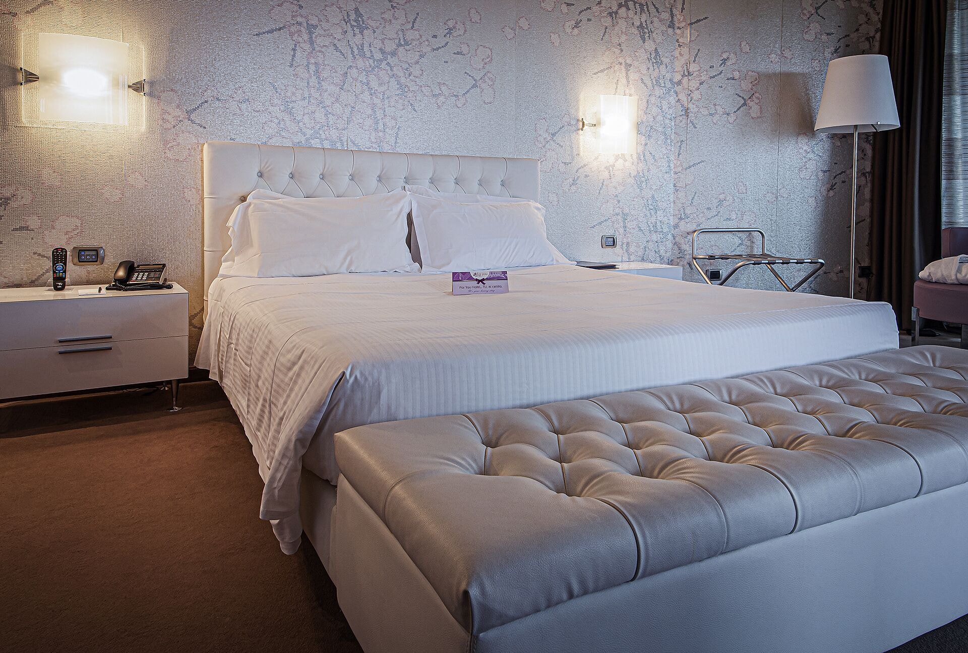 ROMANTIC, SUITE