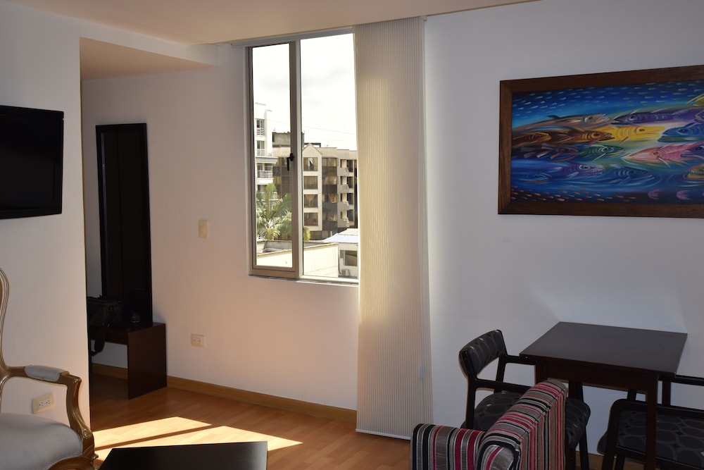 Hotel Bolivar Plaza 37/61