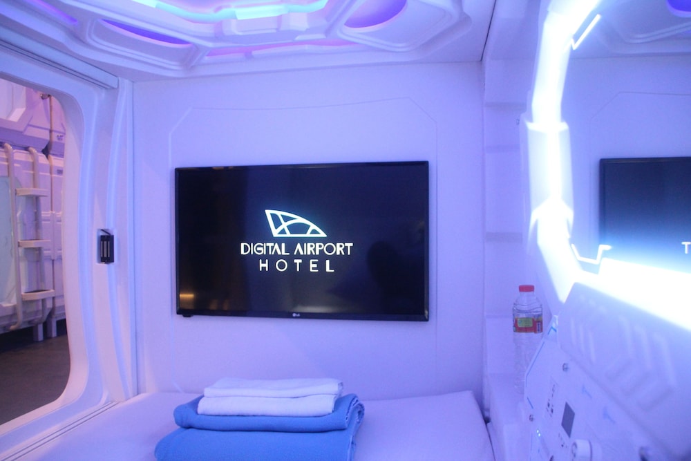 Digital Airport Hotel 6/23