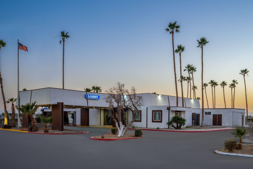 Travelodge by Wyndham Imperial/El Centro 3/48