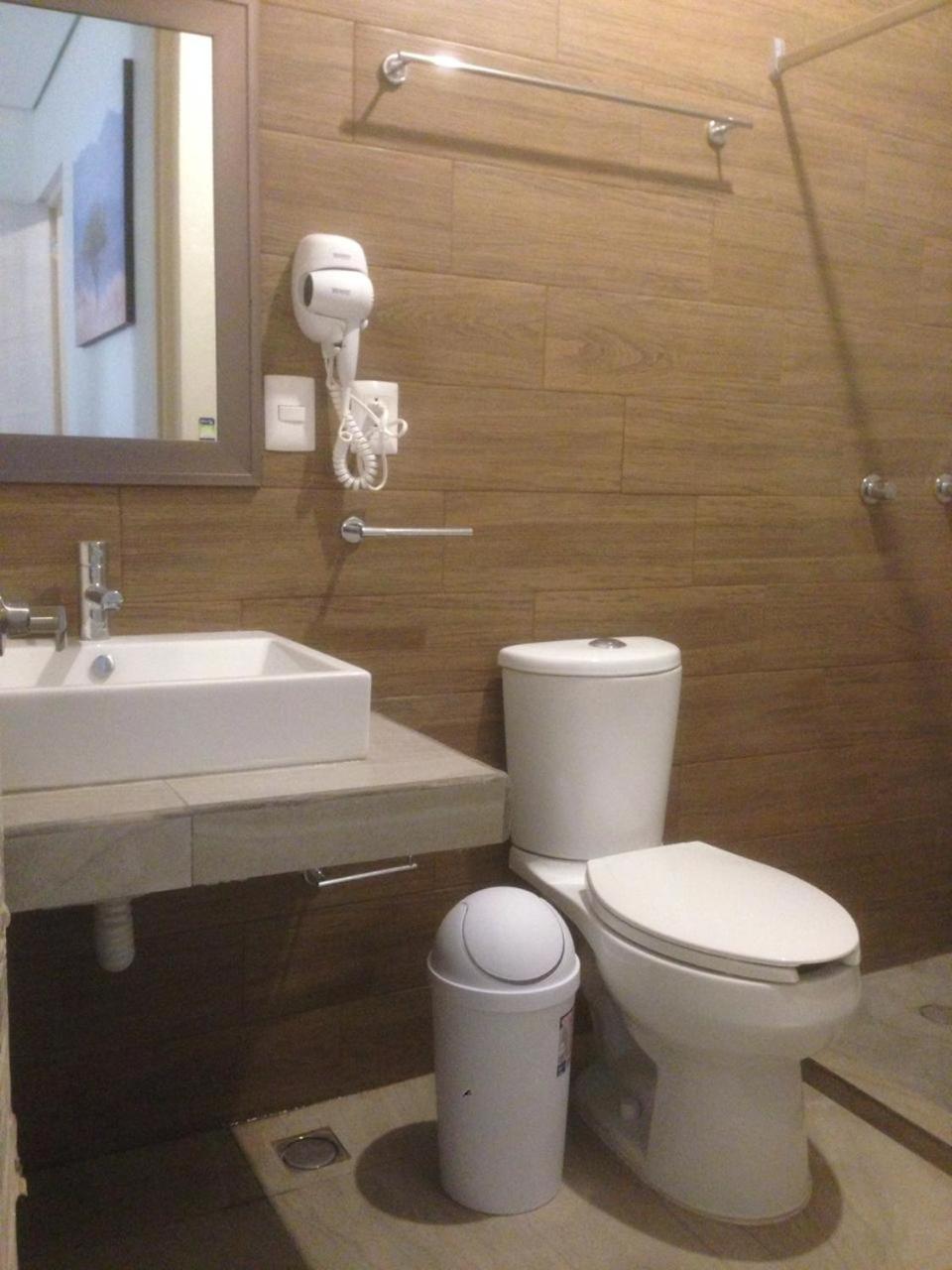 Hotel Guiva Aeropuerto 49/53