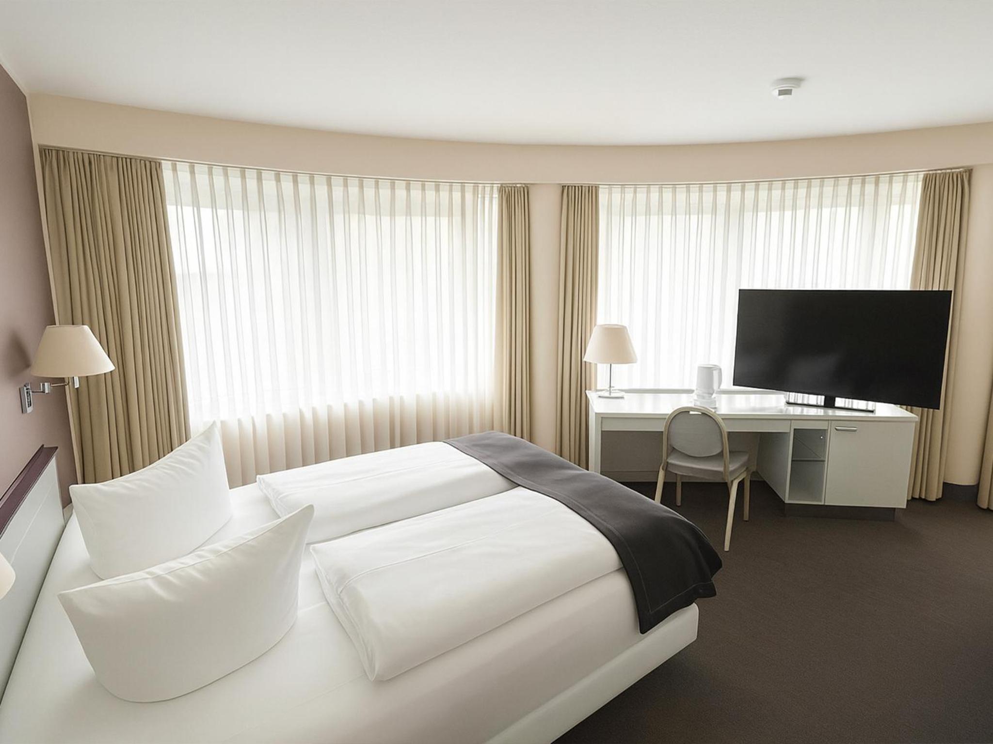 Standard, Double or Twin Bed