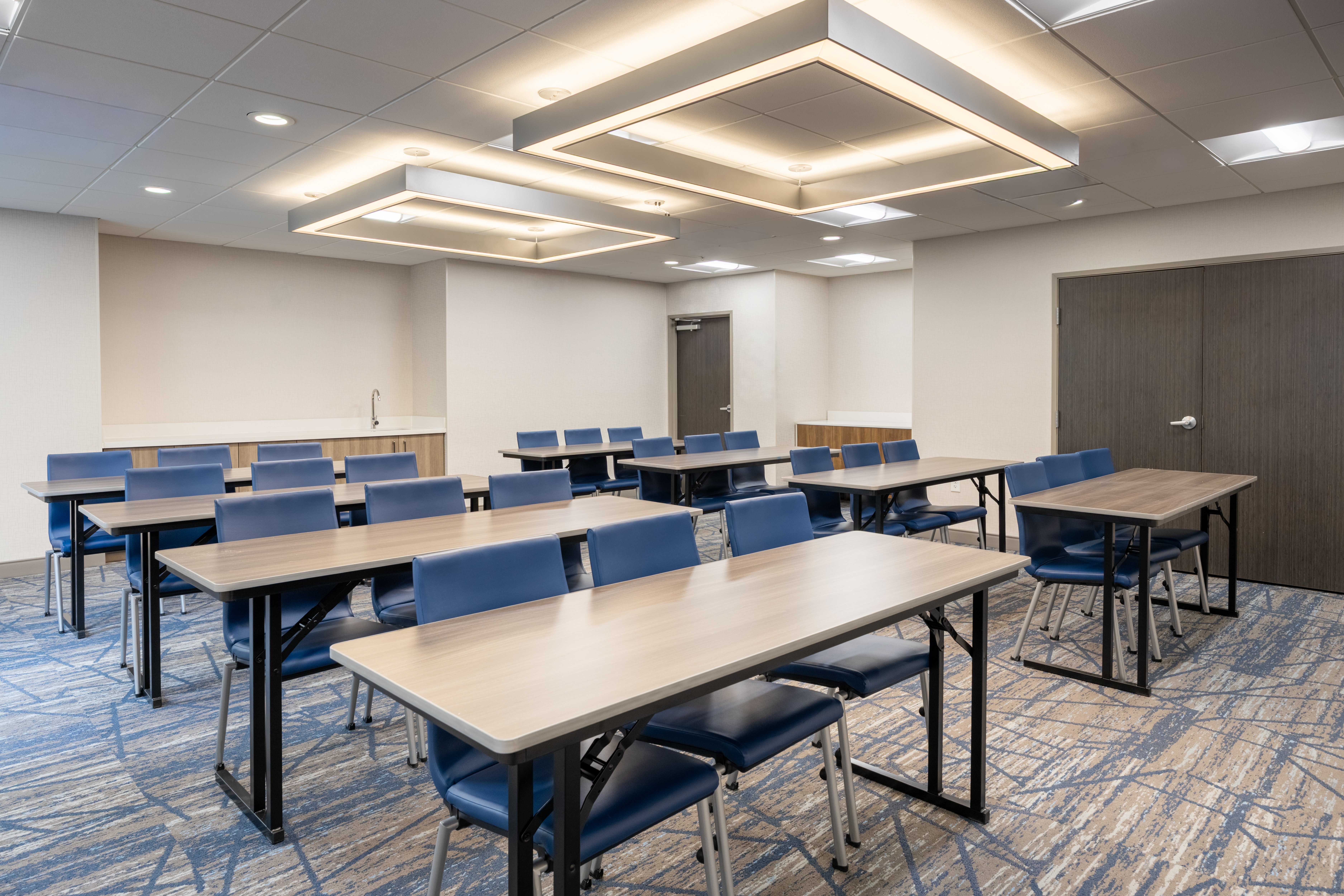 Holiday Inn Express Hotel Suites Columbus Polaris Parkway 71/77