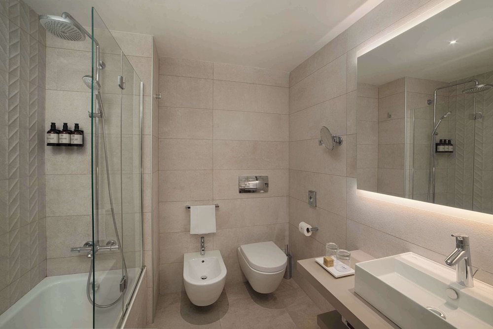 Nh Trieste Hotel 60/61