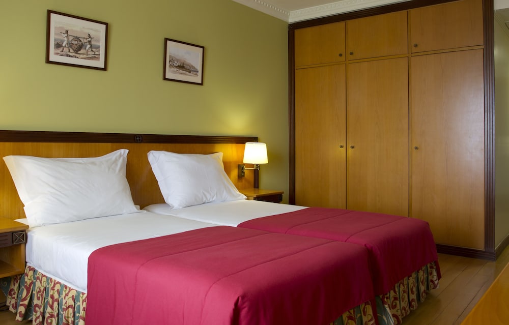 ROOM, DOUBLE OR TWIN BED, OCEAN VIEW