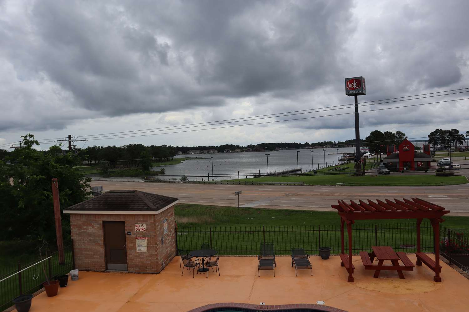 Best Western Lake Conroe Inn 10/36