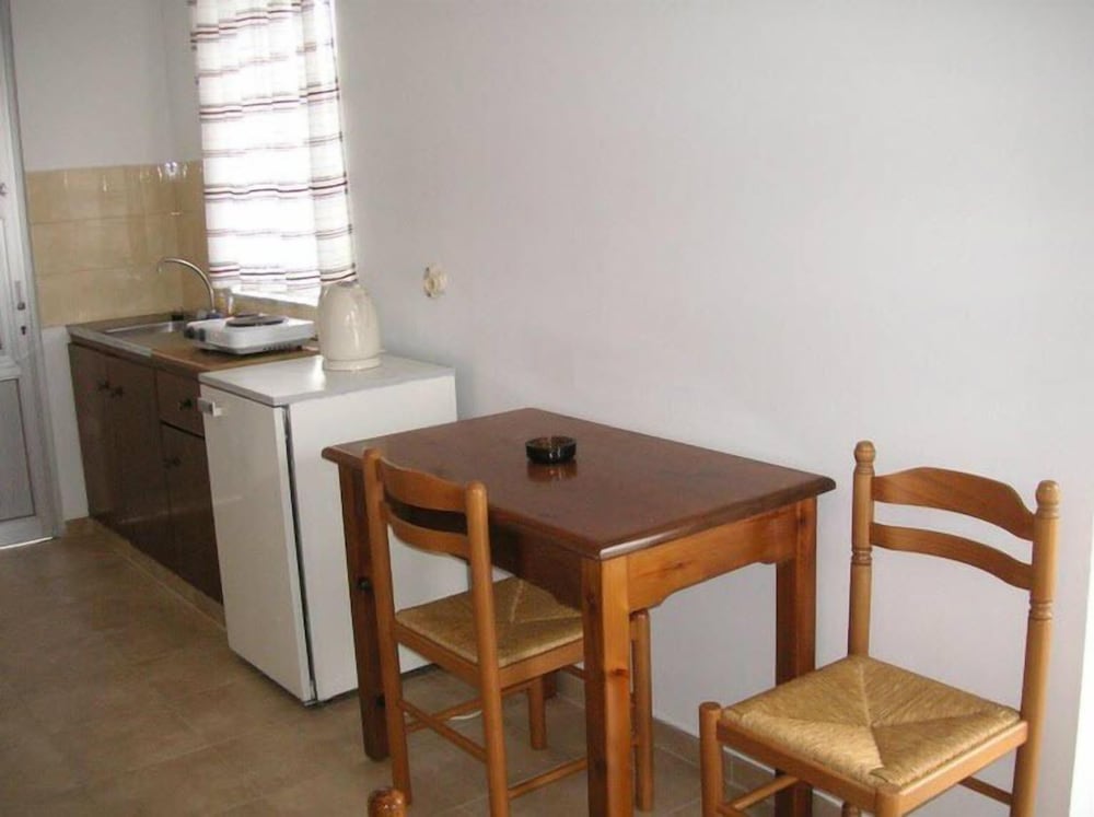Maria Studios And Apartments 8/15