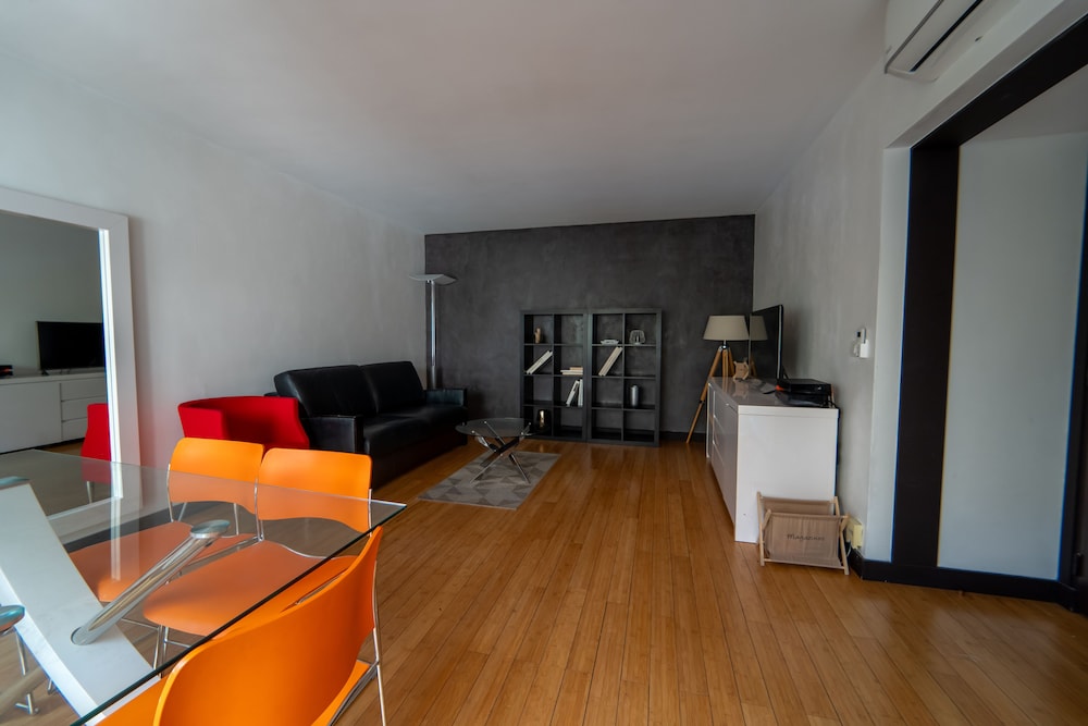 Short Stay Paris Apartments 41/50