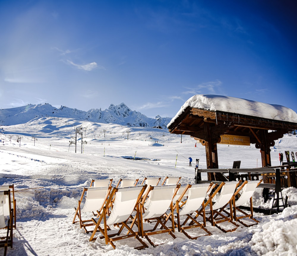 ALPES HOTEL PRALONG 65/69