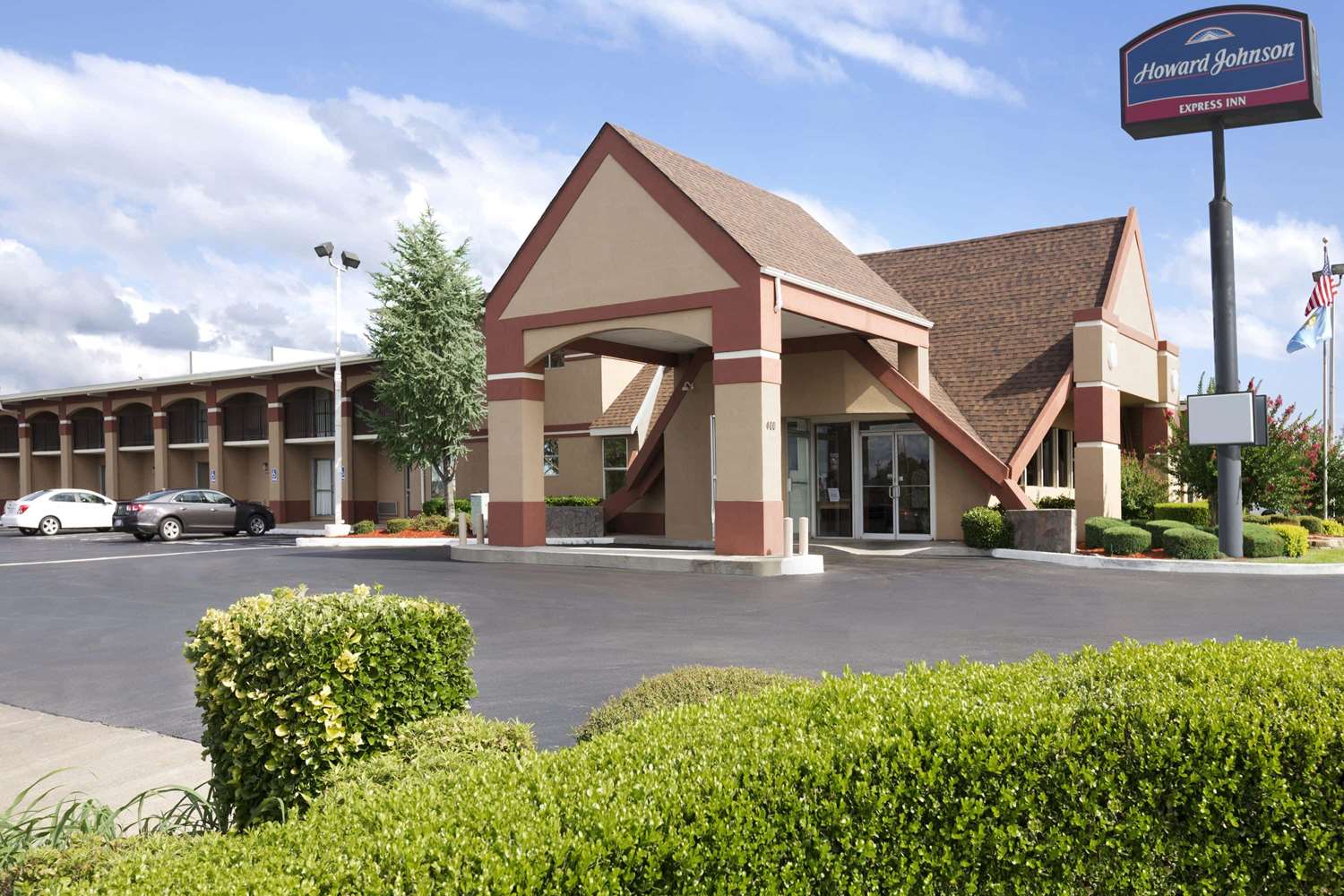 Howard Johnson by Wyndham Oklahoma City Airport/ Fairgrounds 2/22